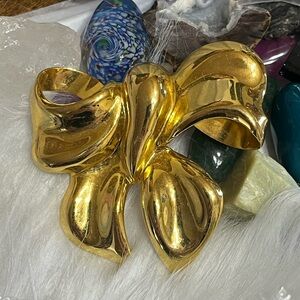 Vintage Big Bow Brooch